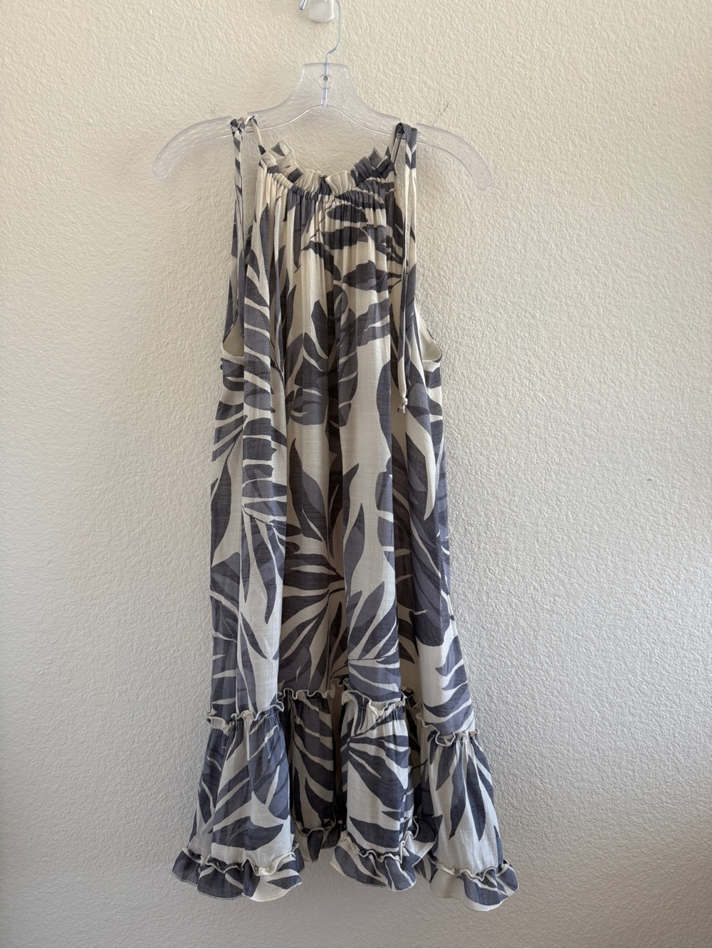 Robbie Bee Printed Ruffle-Trim Sleeveless Shift‎ Dress- Gray Leaf in XL